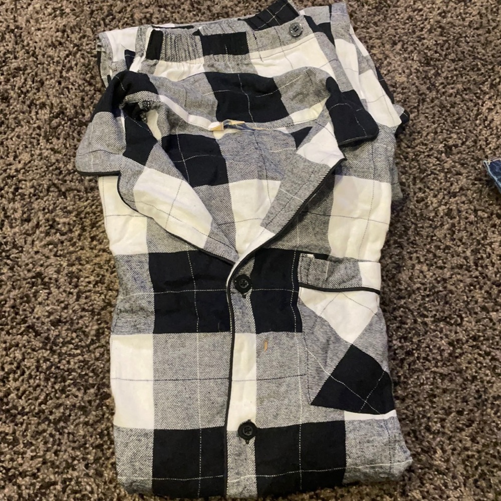 Men’s plaid pajamas